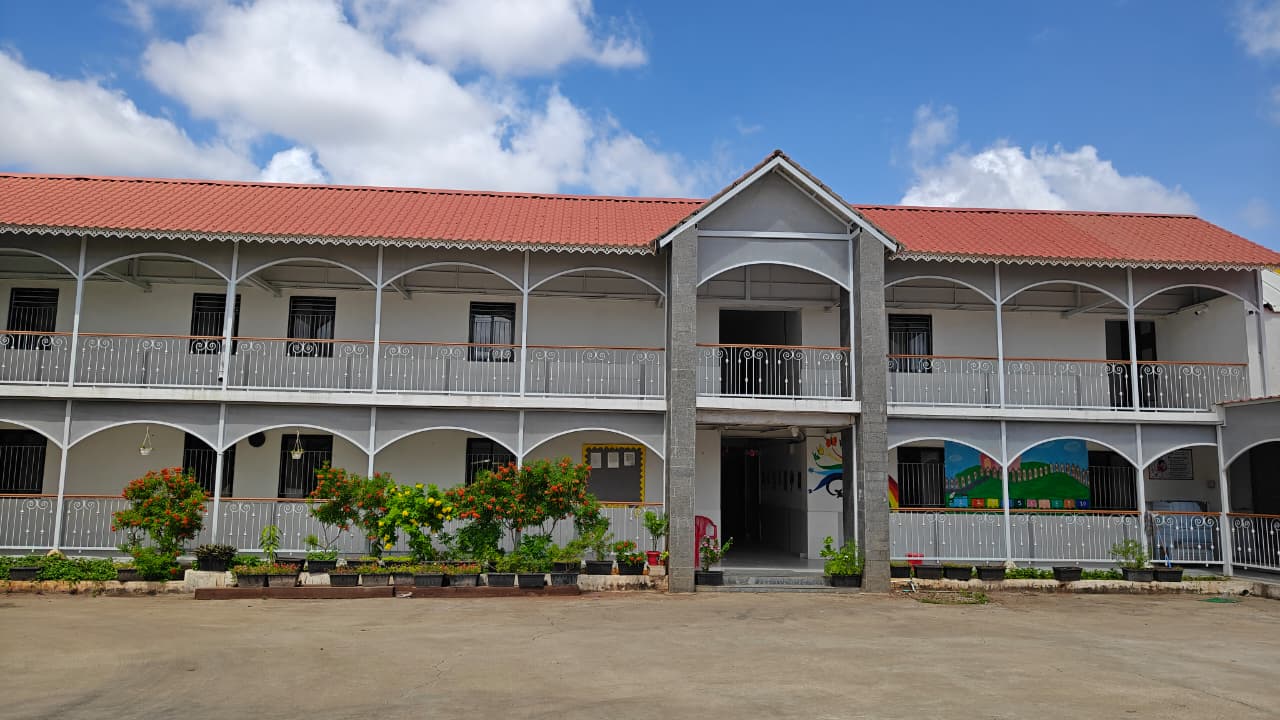 Aaryans World School Solapur